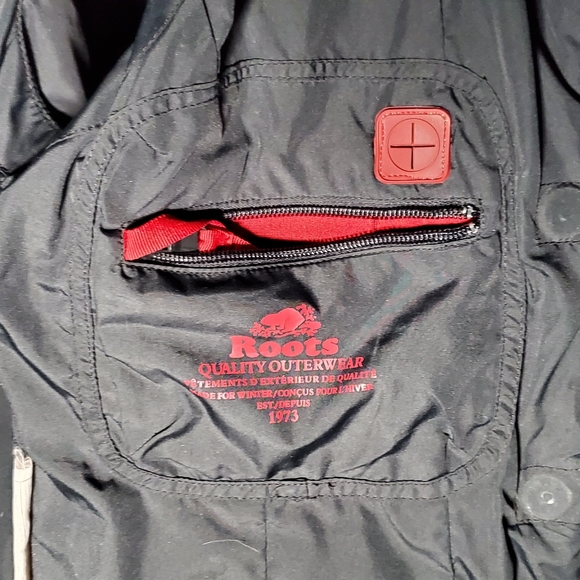 Roots Womans Down Vest - Picture 5 of 5